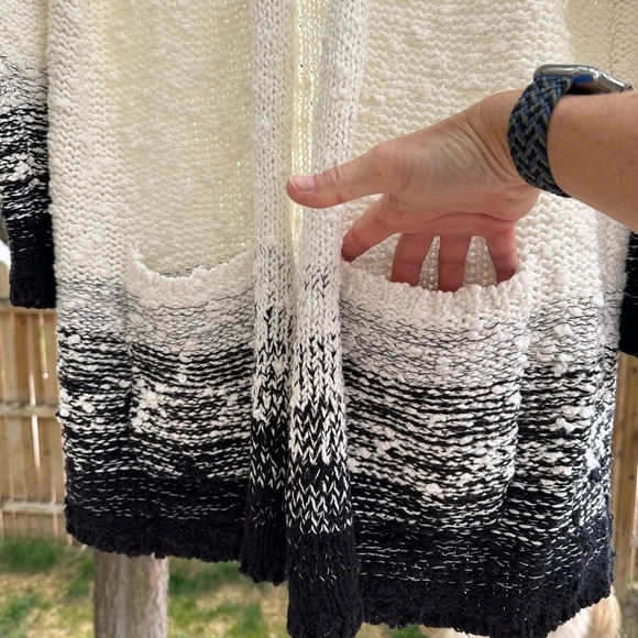 Anthropologie NWOT Akemi + Kin Black White Ombré Chunky Knit Cardigan - Picture 5 of 16